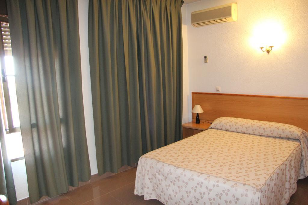 Hostal Cazalegas Exteriér fotografie