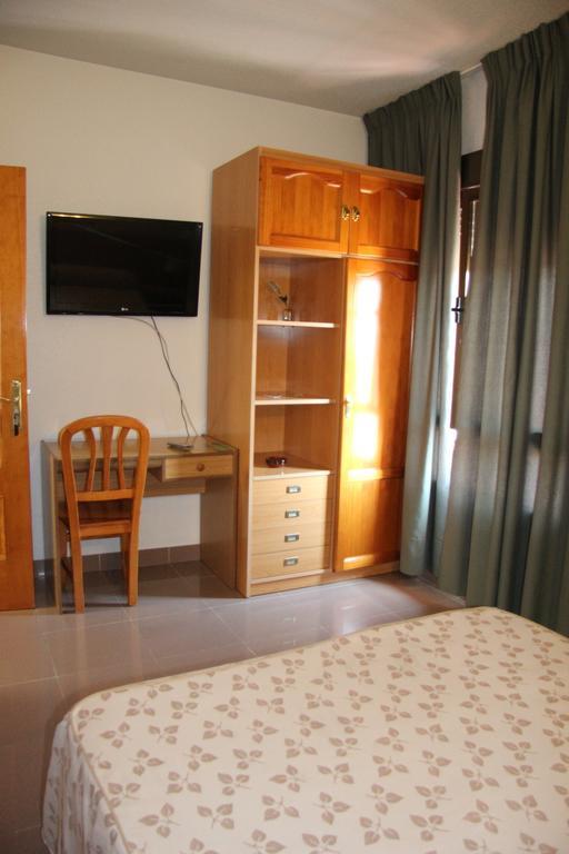Hostal Cazalegas Exteriér fotografie